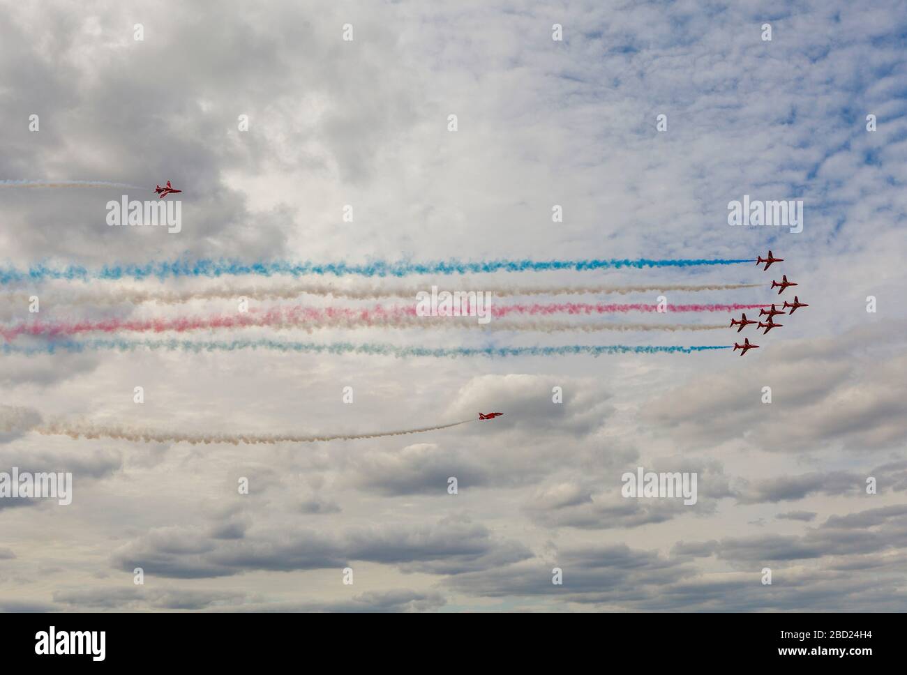 Des flèches rouges volant à Biggin Hill Airshow Banque D'Images