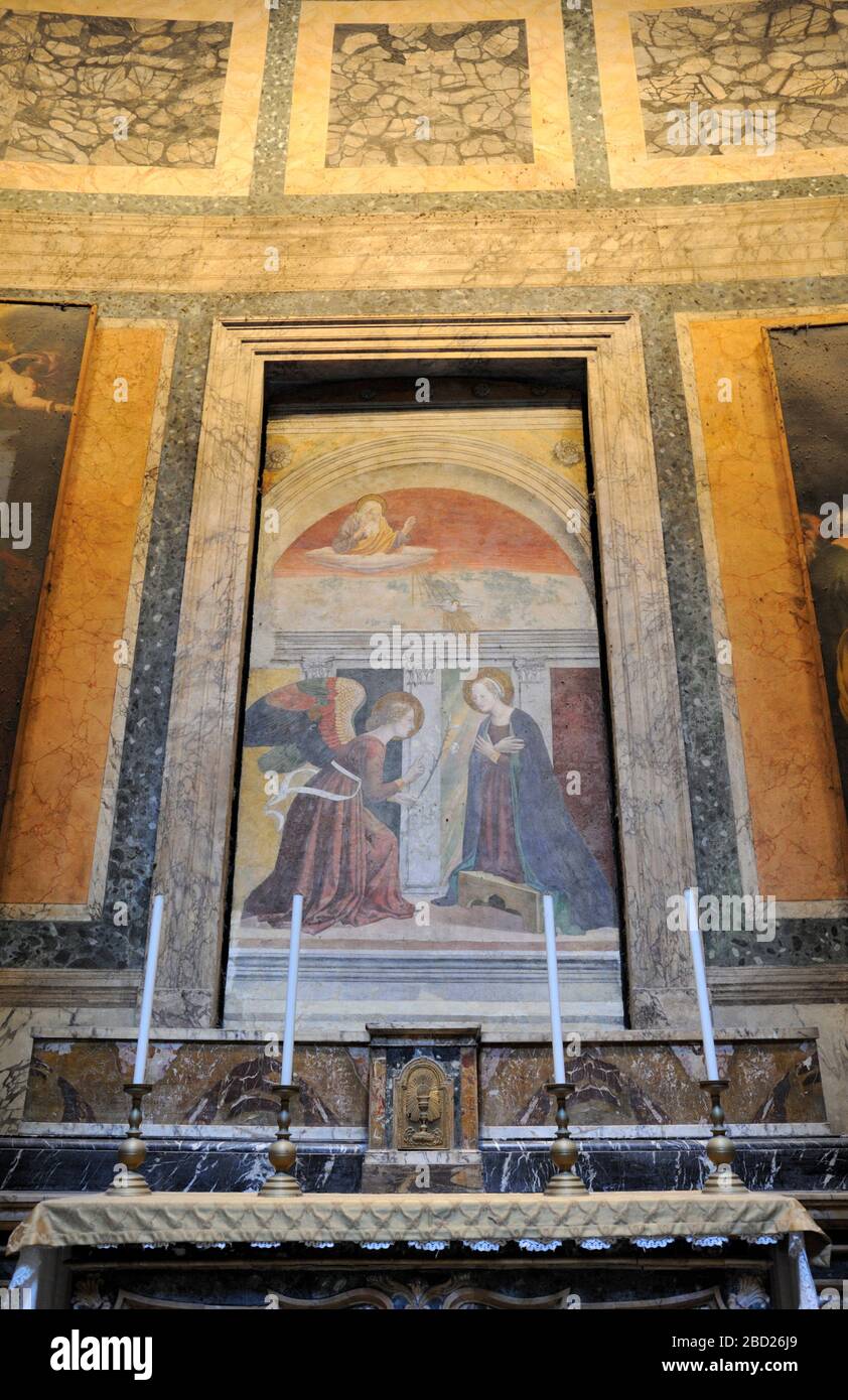 Italie, Rome, intérieur du Panthéon, Cappella dell’annonciazione, Melozzo da Forlì (attribué), peinture d'Annonciation (XVIe siècle) Banque D'Images
