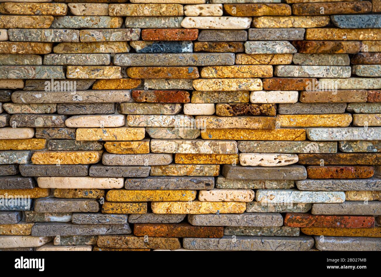 Pierres plates rectangulaires à texture de mur de pierre Banque D'Images