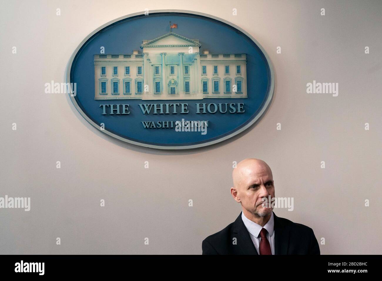 Le Dr Stephen Hahn, commissaire à l'administration des aliments et drogues, au cours du quotidien COVID-19, a fait un exposé sur le coronavirus dans la salle de presse de la Maison Blanche le 4 avril 2020 à Washington, DC. Banque D'Images