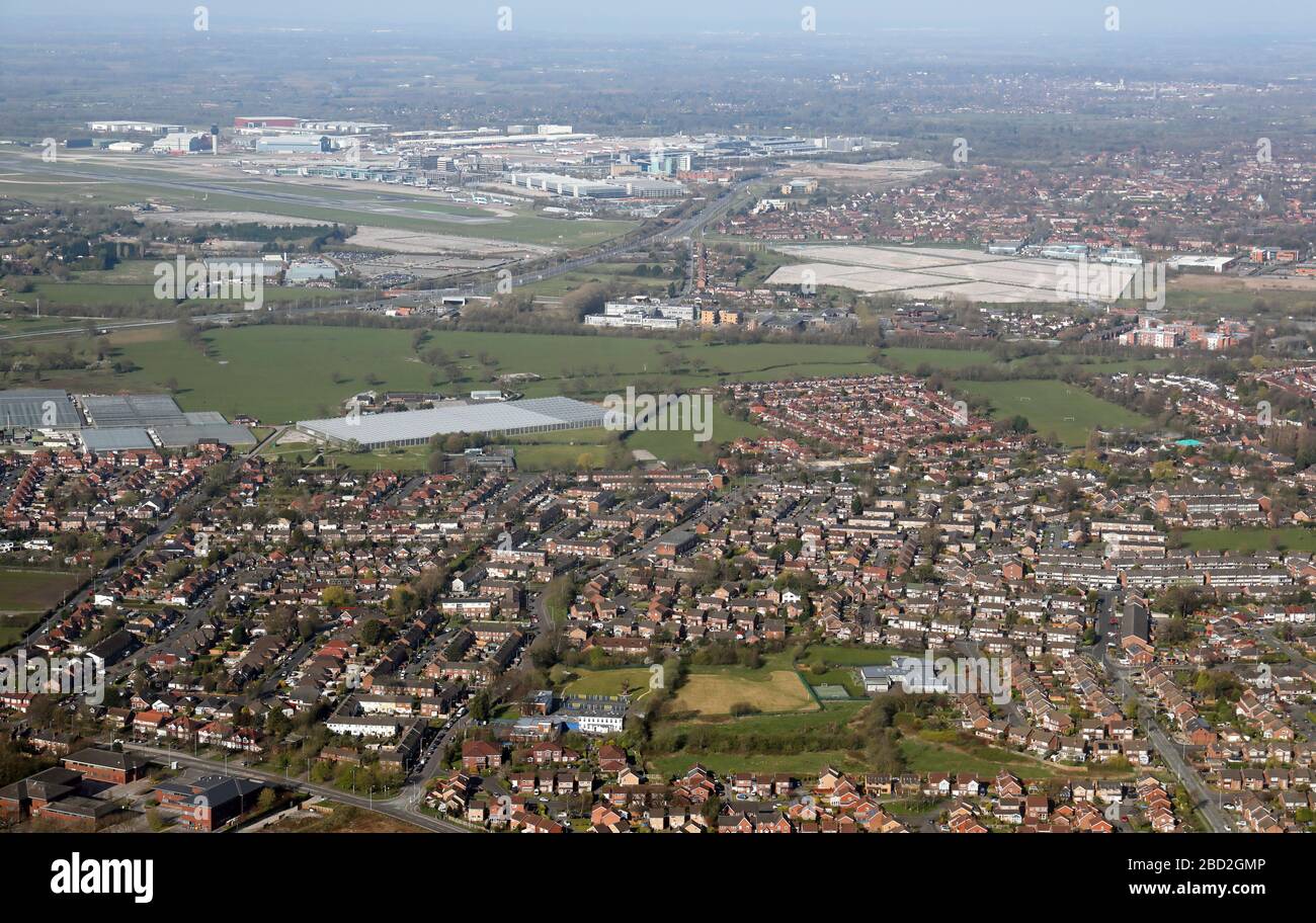 Vue aérienne de Heald Green en direction de l'aéroport de Manchester vers l'ouest Banque D'Images