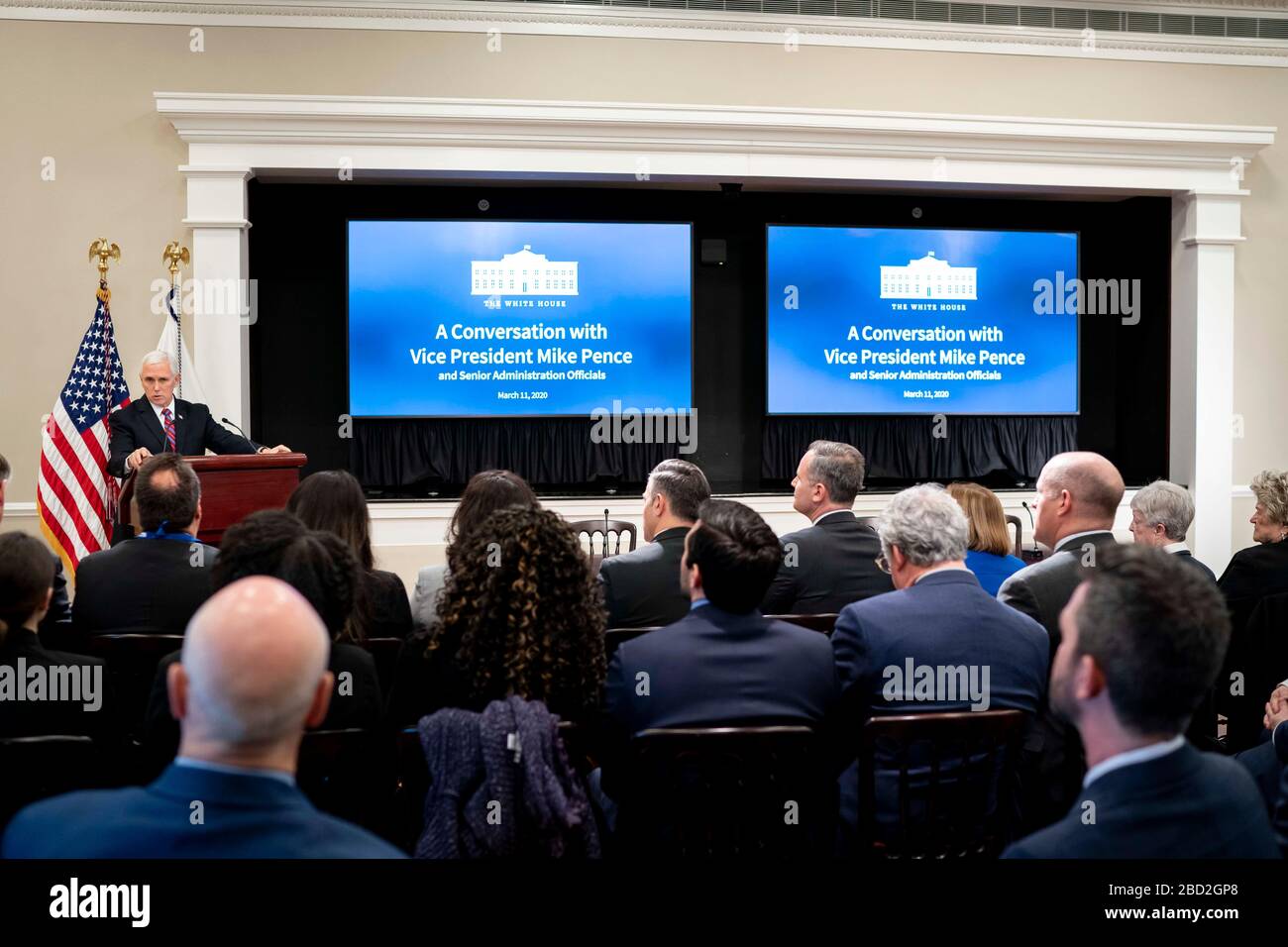 Le vice-président des États-Unis, Mike Pence, prononce une allocution devant la Réunion du conseil d'administration de la Ligue nationale des villes sur la menace du COVID-19, coronavirus dans le bâtiment du bureau exécutif d'Eisenhower le 11 mars 2020 à Washington, DC. Banque D'Images