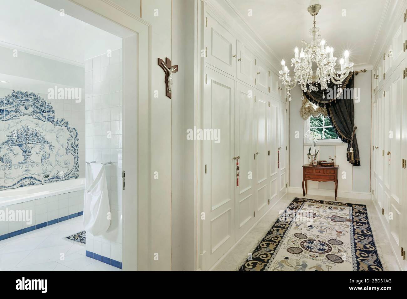 Intérieur maison, salle de bains classique. Vintage. Banque D'Images