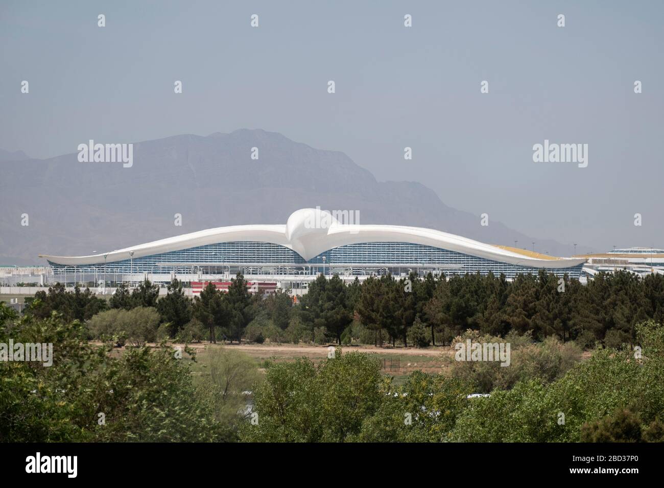 Aéroport international d'Ashgabat (ASB) construit en forme de faucon Banque D'Images