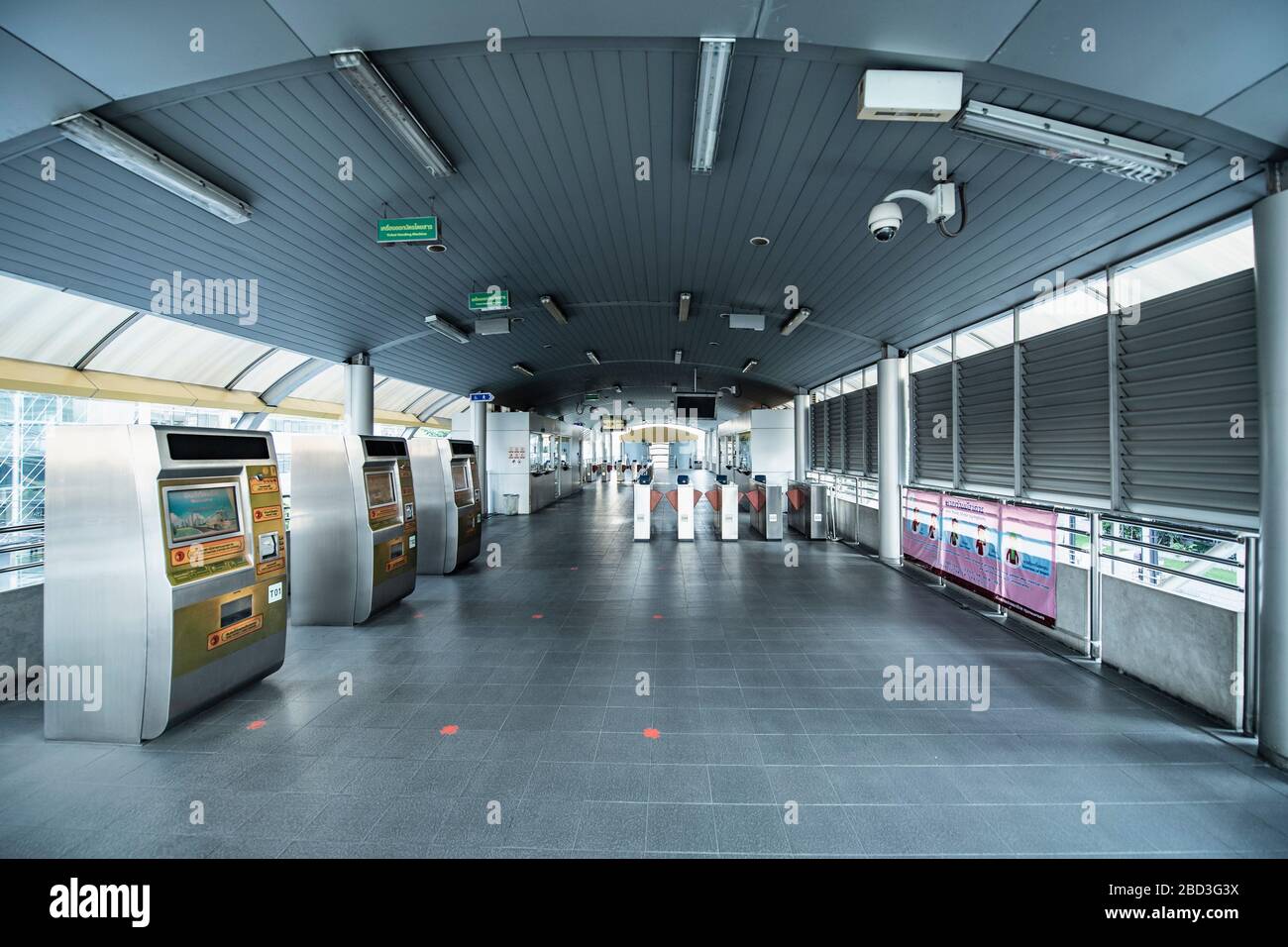 Station de train aérien BTS vide à Chong Nonsi - Bangkok Banque D'Images