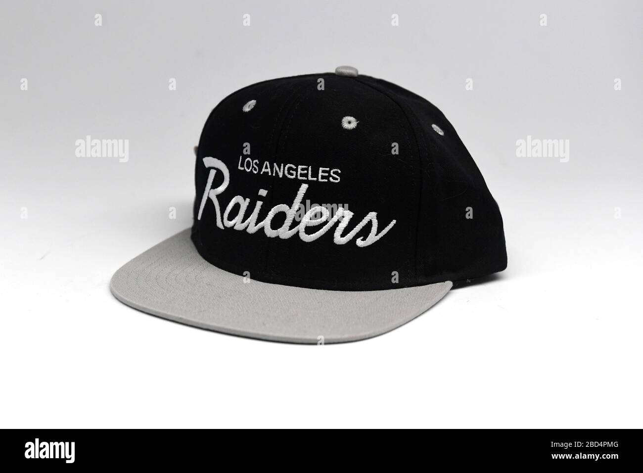 Vue détaillée de la casquette de baseball Los Angeles Raiders. Photo via  Newscom Photo Stock - Alamy