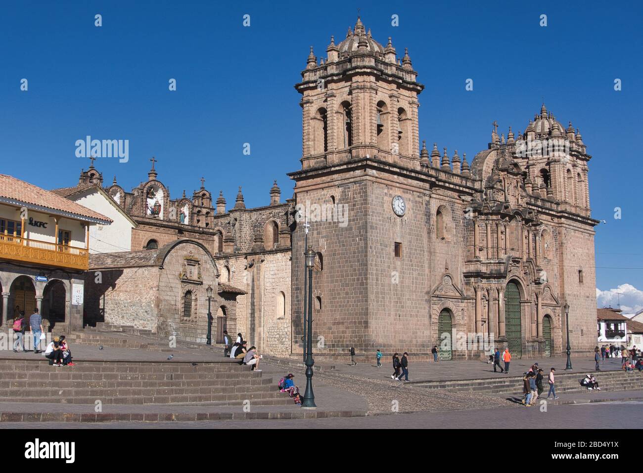 La Cathédrale Basilique de l'Assomption de la Vierge et l'Iglesia del Triunfo sur la Plaza de Armas à Cusco, Pérou Banque D'Images