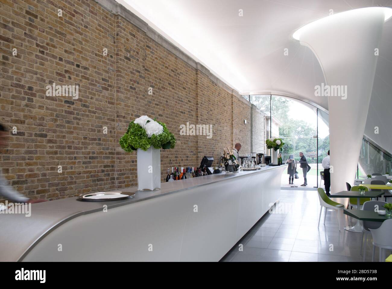 Zaha Hadid Architects Interior Restaurant in Serpentine Sackler Gallery, West Carriage Drive, Londres   2 AR Banque D'Images Zaha Hadid Architects Interior Restaurant in Serpentine Sackler Gallery, West Carriage Drive, Londres   2 AR Banque D'Images