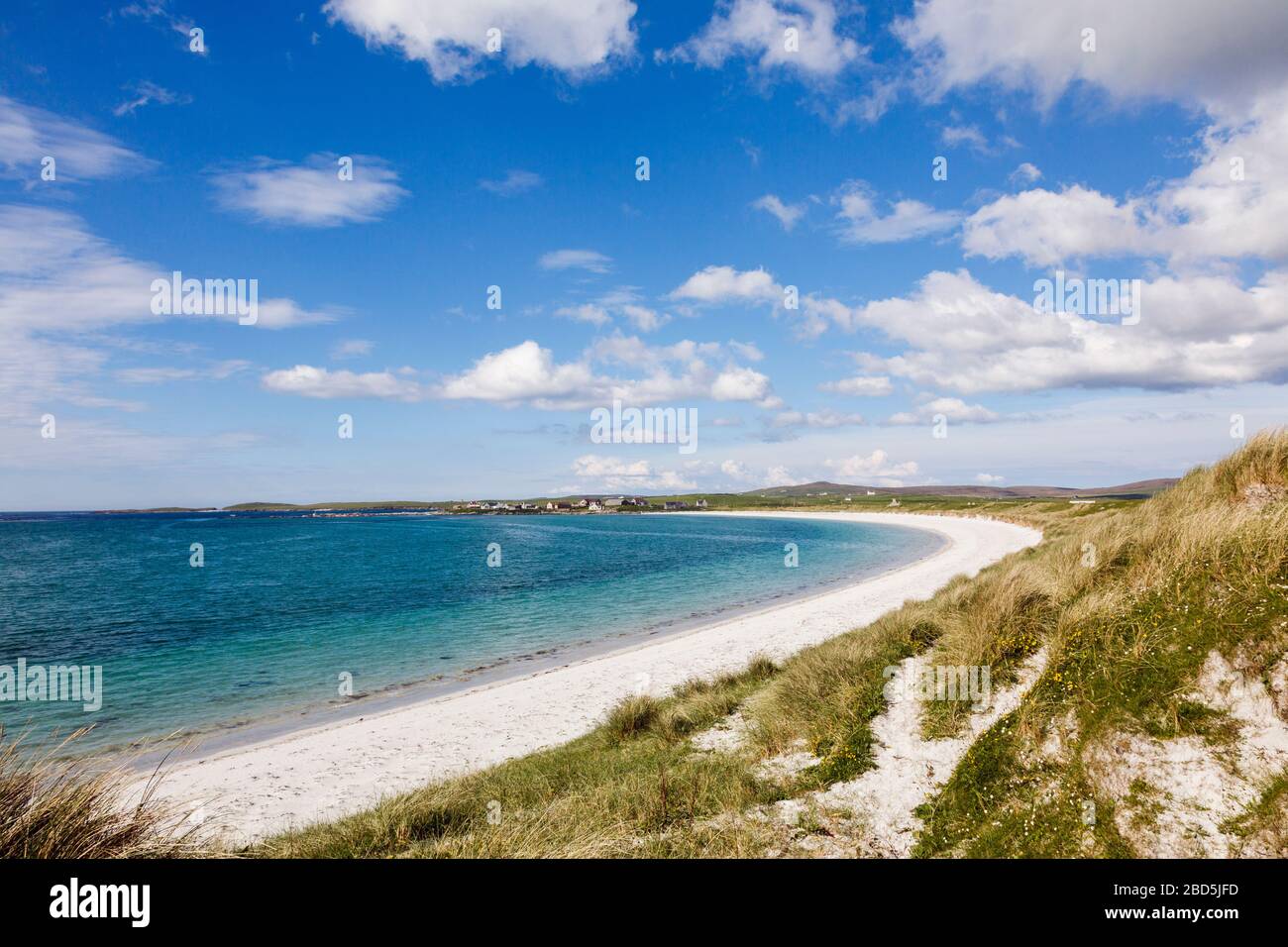 Dunes sur la plage de sable blanc de Traigh nam Faoghailean à la réserve naturelle de Balranald RSPB, Hougharry, North Uist, Outer Hebrides, Western Isles, Ecosse, Royaume-Uni Banque D'Images