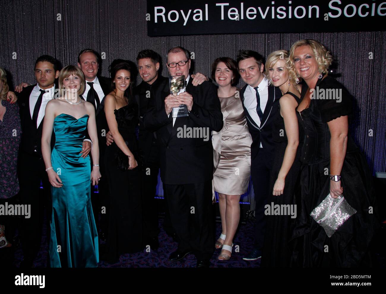 Michelle Keegan et Katherine Kelly et Jane Danson ainsi que l'autre casting de corry avec le prix Tony Warren rts pour la vie à l'hôtel grosvenor Banque D'Images