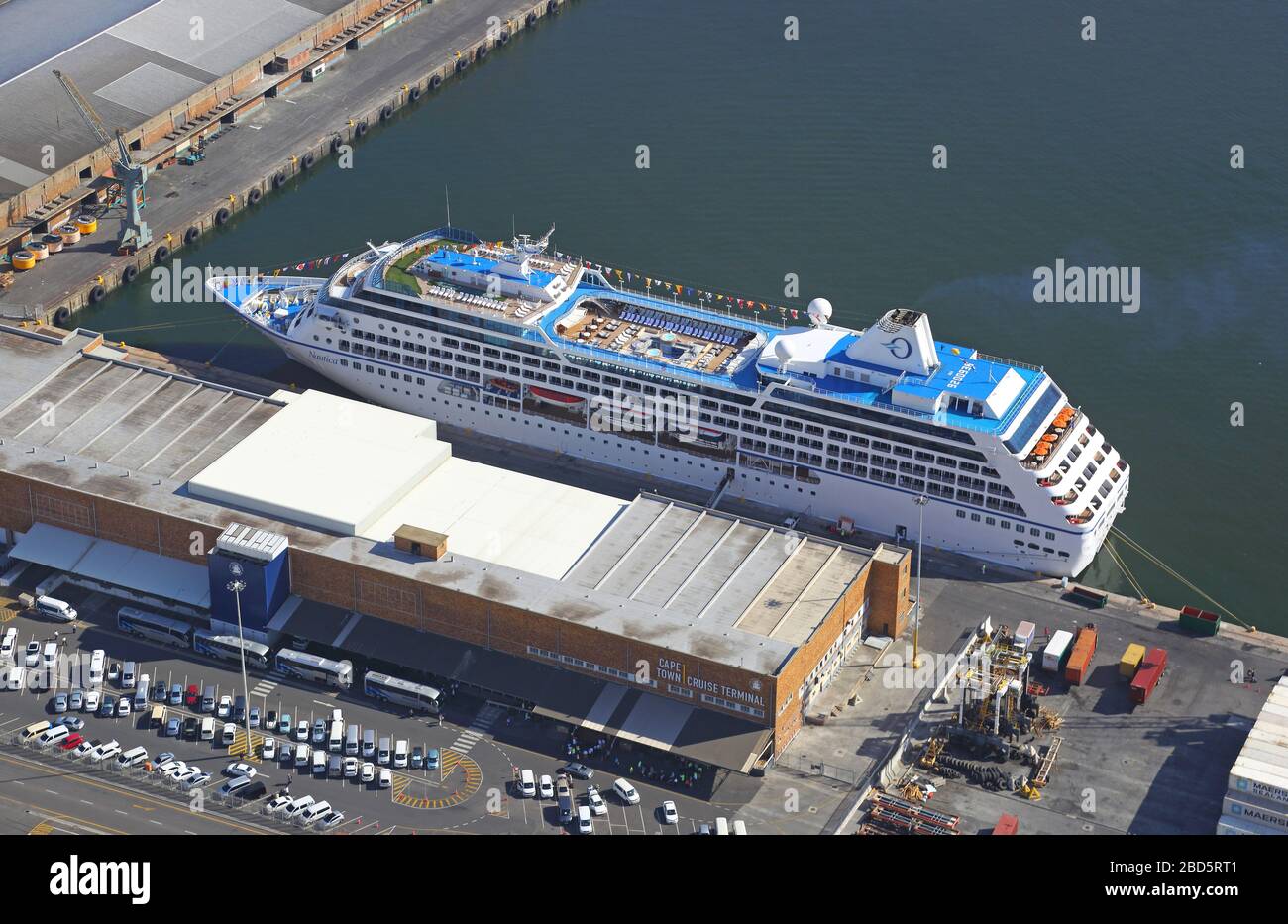 Photo aérienne du navire de croisière MSC au terminal de croisière V&A. Banque D'Images