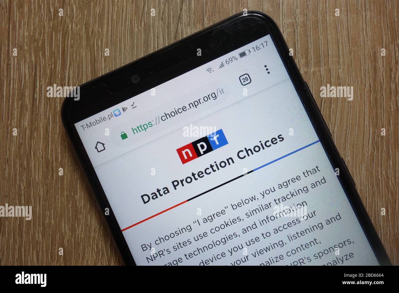 Site Web de la National public radio (NPR) affiché sur le smartphone Banque D'Images