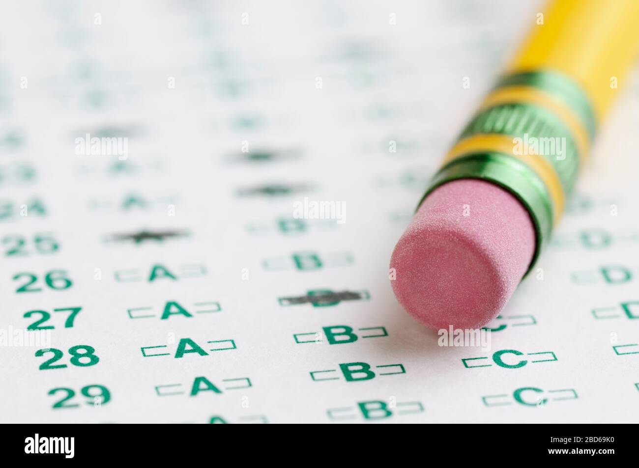 la réponse à l'examen scolaire forme une gomme crayon Banque D'Images