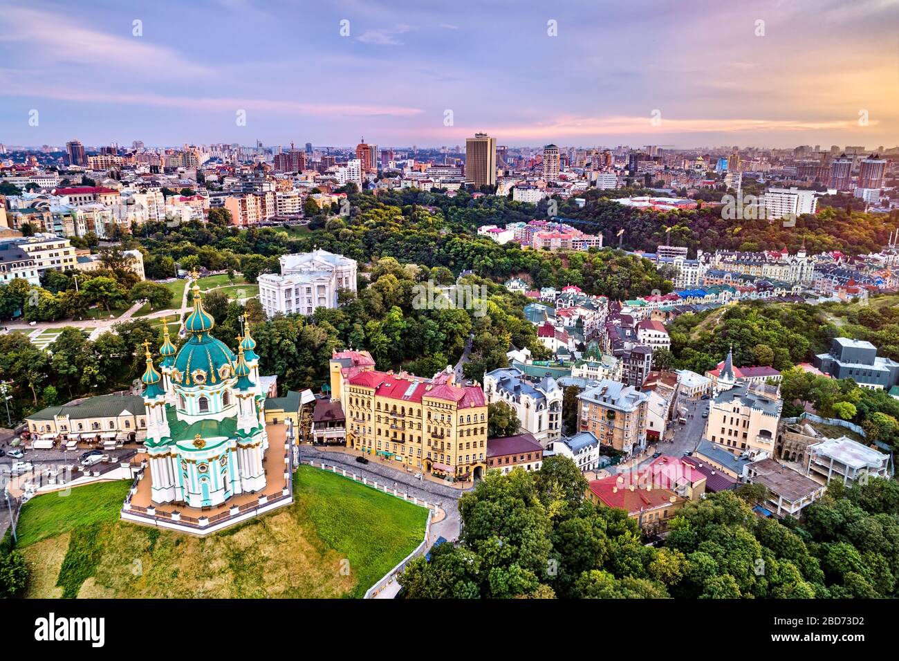 Église Saint-Andrew et Descent d'Andriyivskyy à Kiev, Ukraine Banque D'Images