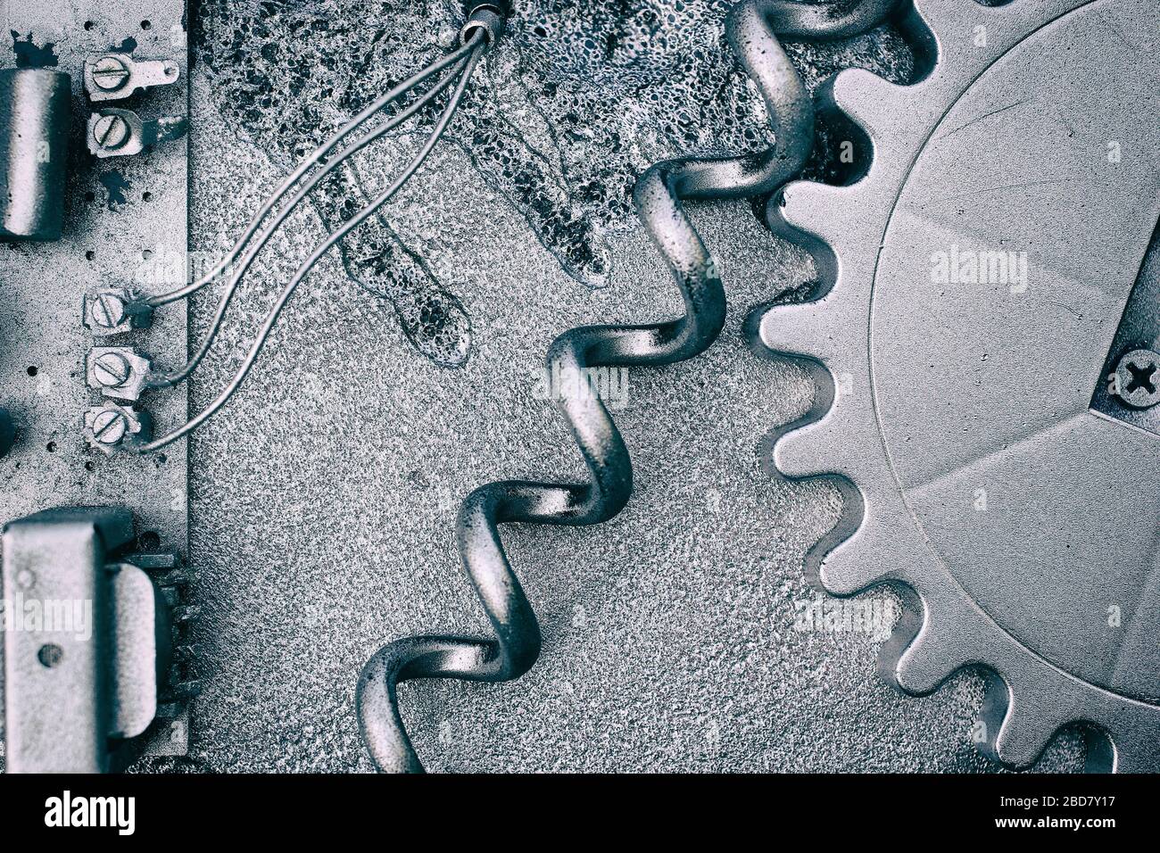 Les pignons et les roues gris argent créent un arrière-plan industriel en  acier Photo Stock - Alamy