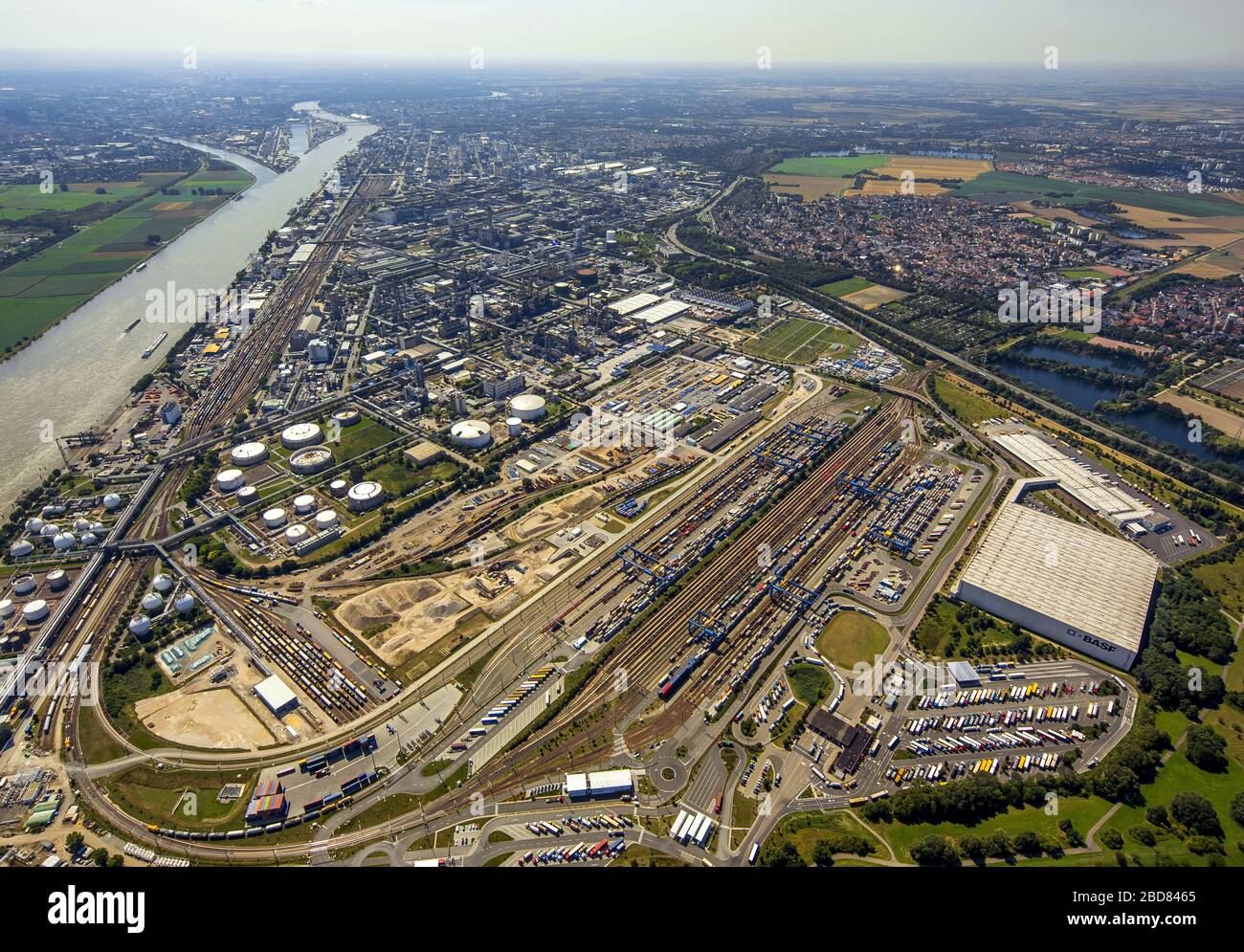 Terminal de conteneurs et dépôt de fret de la KTL Kombi-terminal Ludwigshafen GmbH à Ludwigshafen am Rhein, 24.07.2014, vue aérienne, Allemagne, Rhénanie-Palatinat, Ludwigshafen am Rhein Banque D'Images