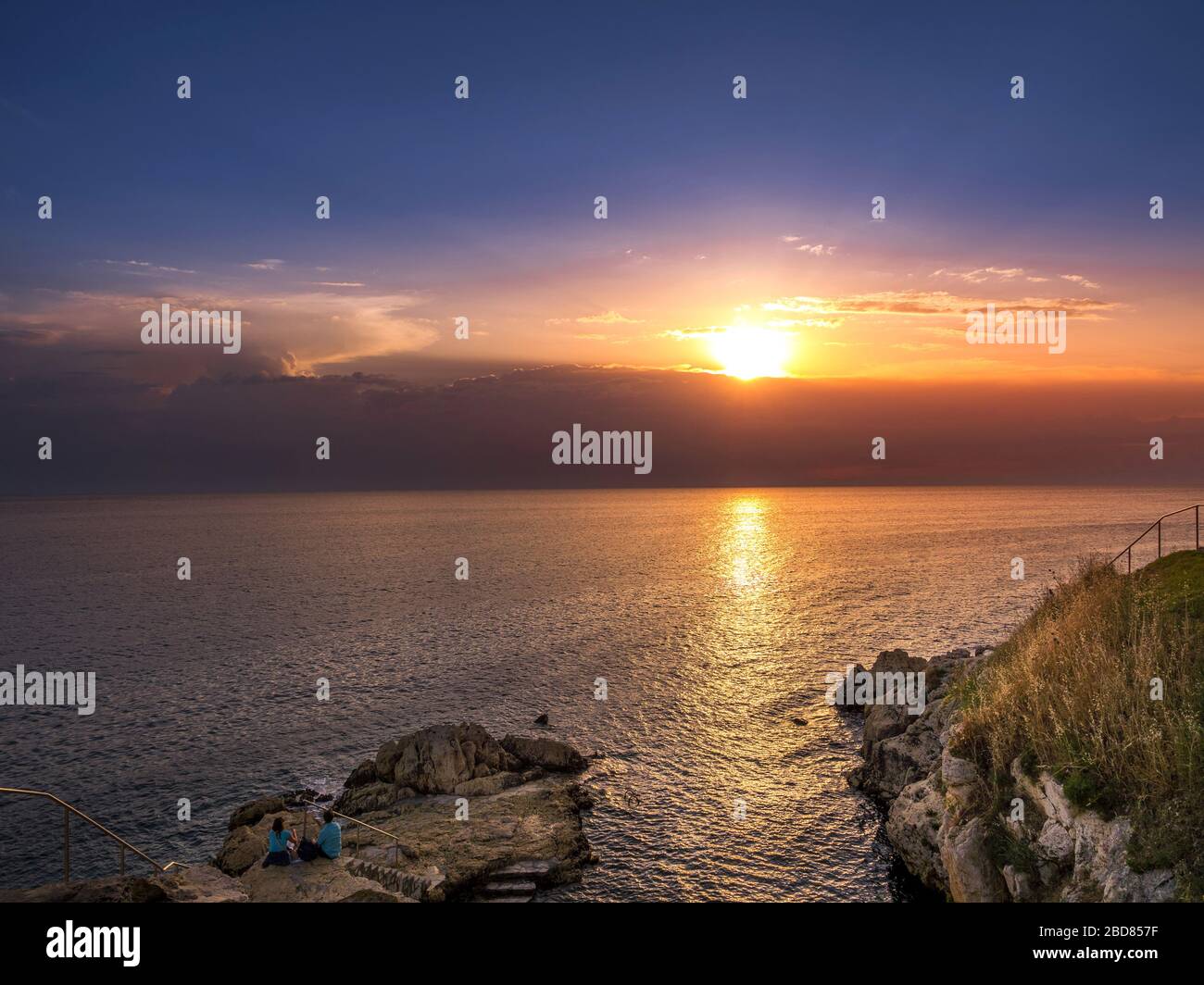 Mer Adriatique près de Rovinj au coucher du soleil, Croatie, Istrie Banque D'Images