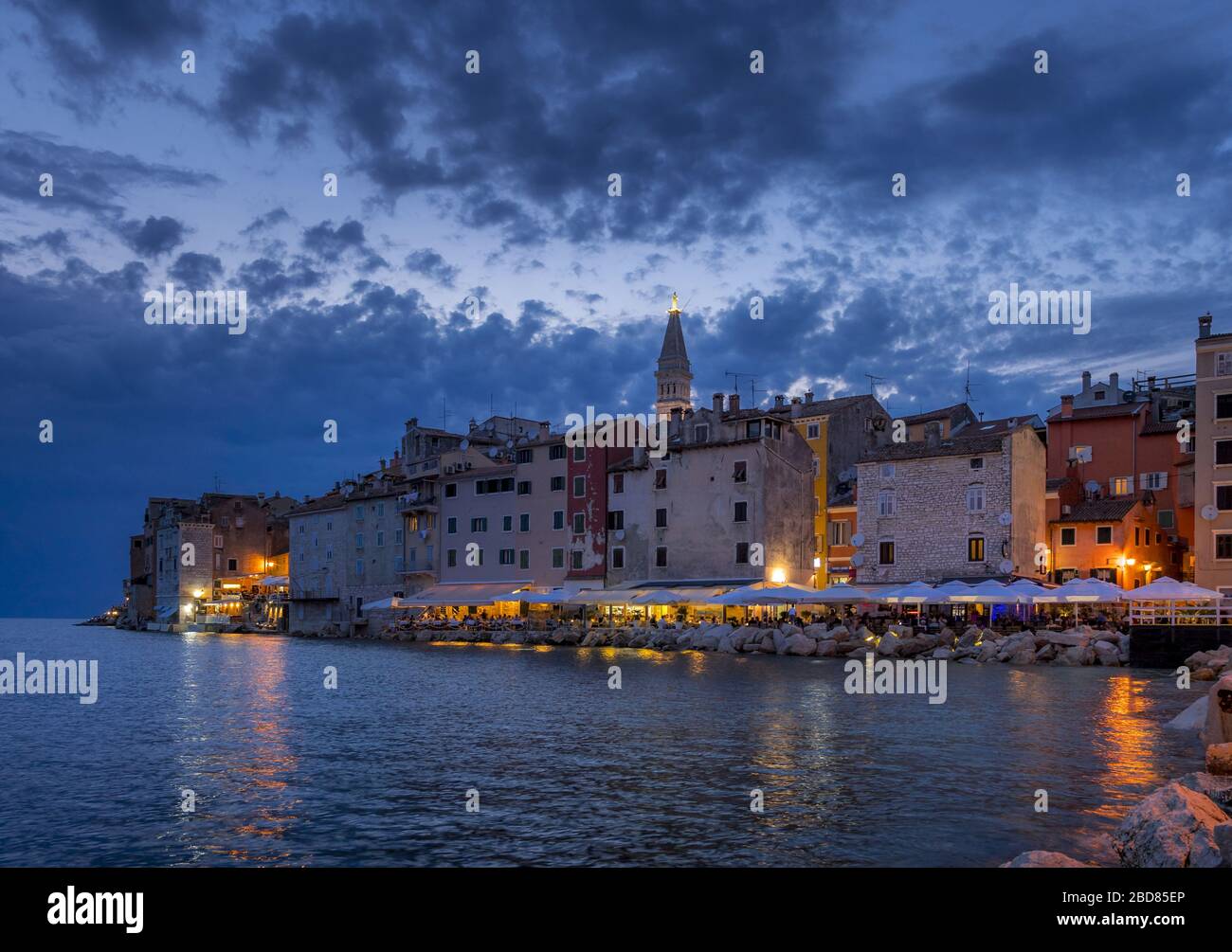 Rovinj la nuit, Croatie, Istrie Banque D'Images