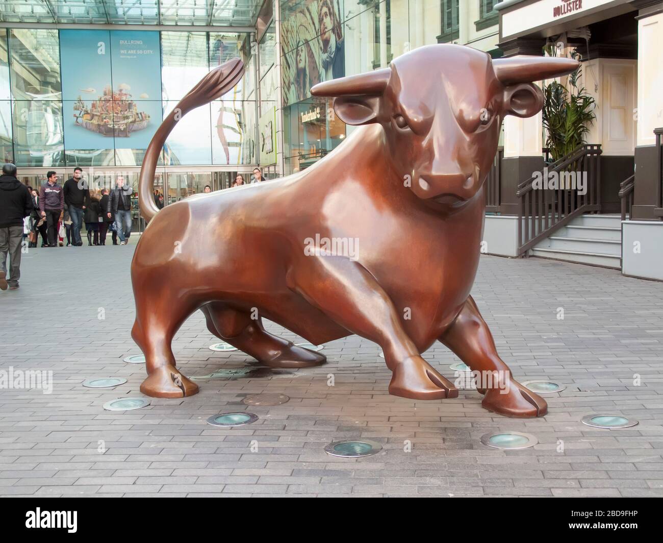 The Guardian, The Bullring bull de Laurence Broderick à Birmingham, Royaume-Uni Banque D'Images
