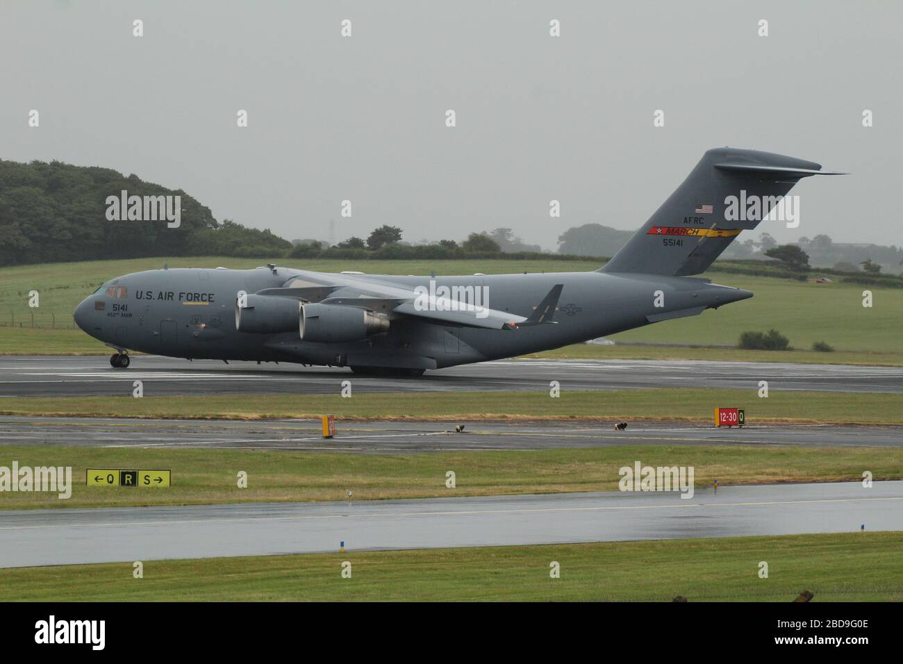 05-5154, un Boeing C-17 A Globemaster III exploité par la United States Air Force (USAF), à l'aéroport de Prestwick à Ayrshire. Banque D'Images