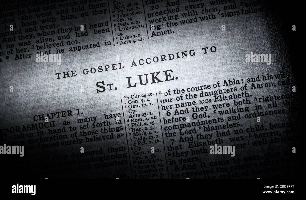 Le début de l'évangile de Luc dans la version du roi James de la Bible Banque D'Images
