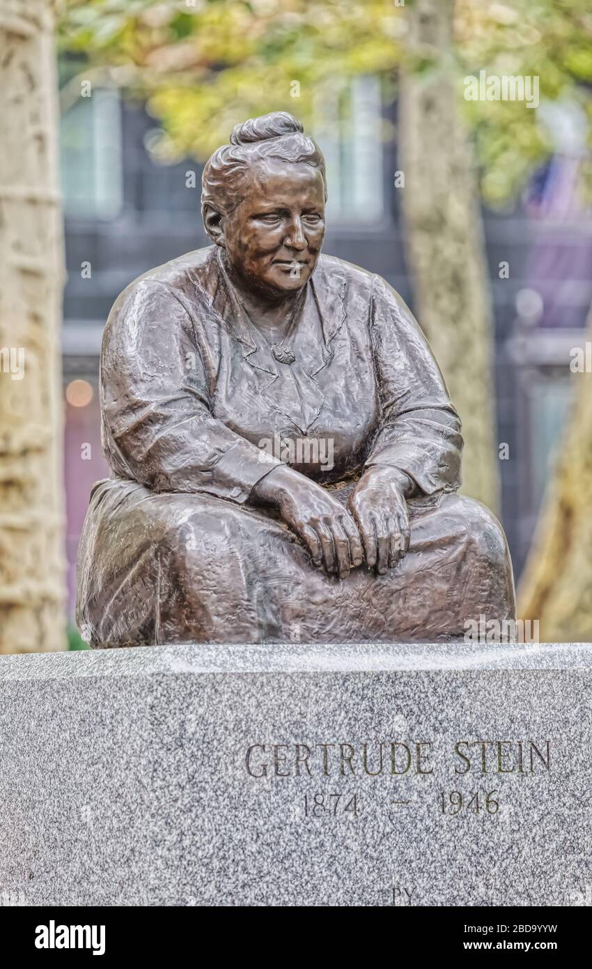 Sculpture Gertrude Stein dans Bryant Park, New York Banque D'Images