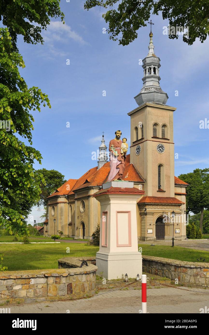 Église de Nativité de la Sainte Vierge Marie. Walkow, Grande Pologne Voivodeship, Pologne. Banque D'Images