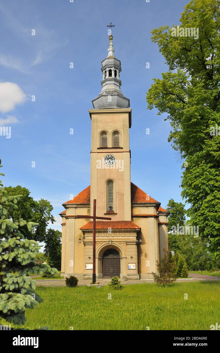 Église de Nativité de la Sainte Vierge Marie. Walkow, Grande Pologne Voivodeship, Pologne. Banque D'Images
