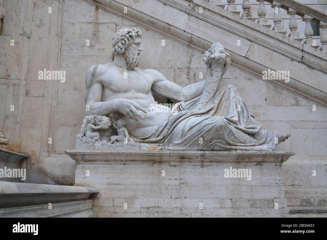 Sculpture Dieu de la rivière Tiber aux musées Capitolin Banque D'Images
