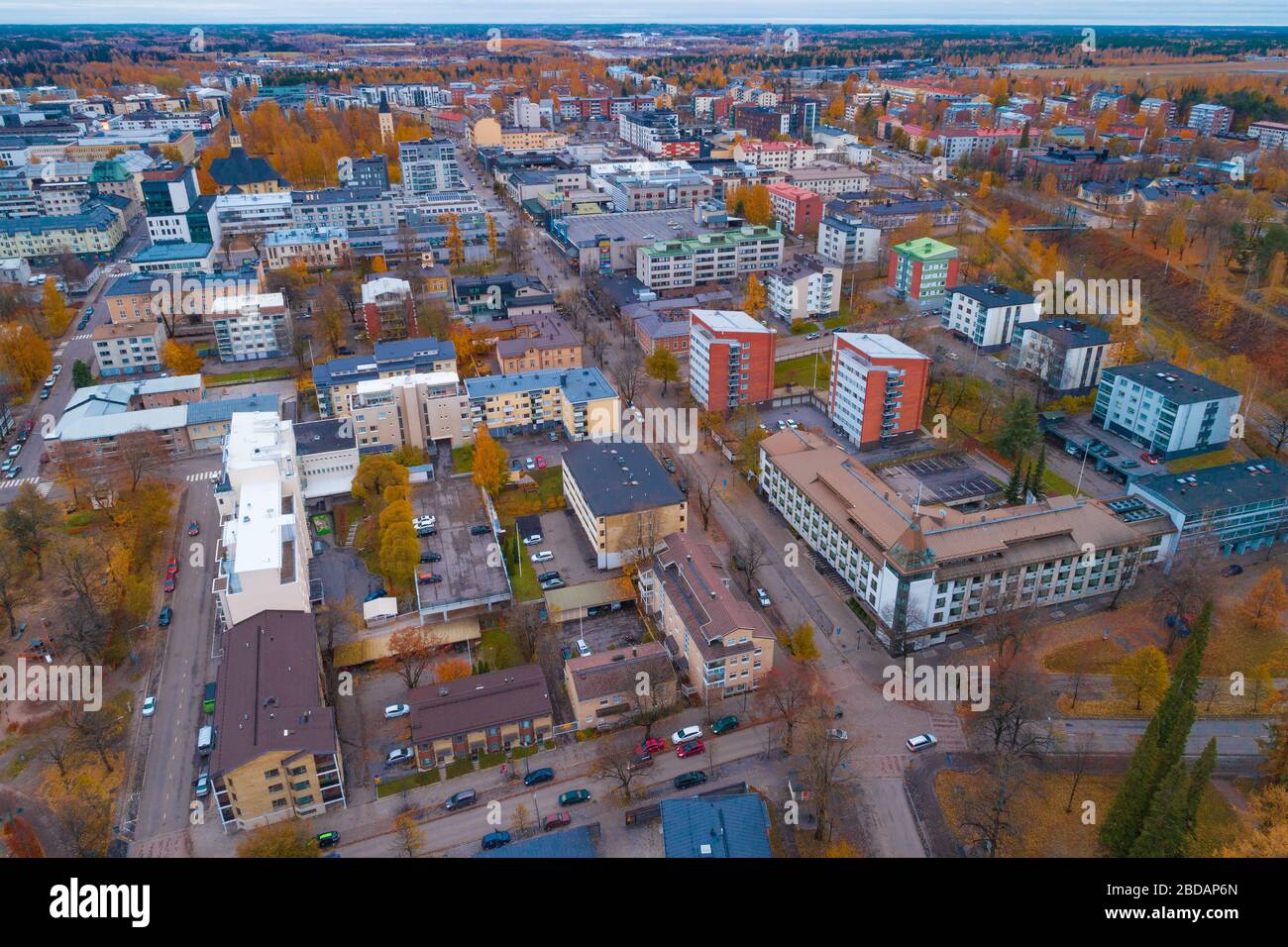 Au cours d'une journée moderne d'automne Lappeenranta (photographie aérienne). Finlande Banque D'Images