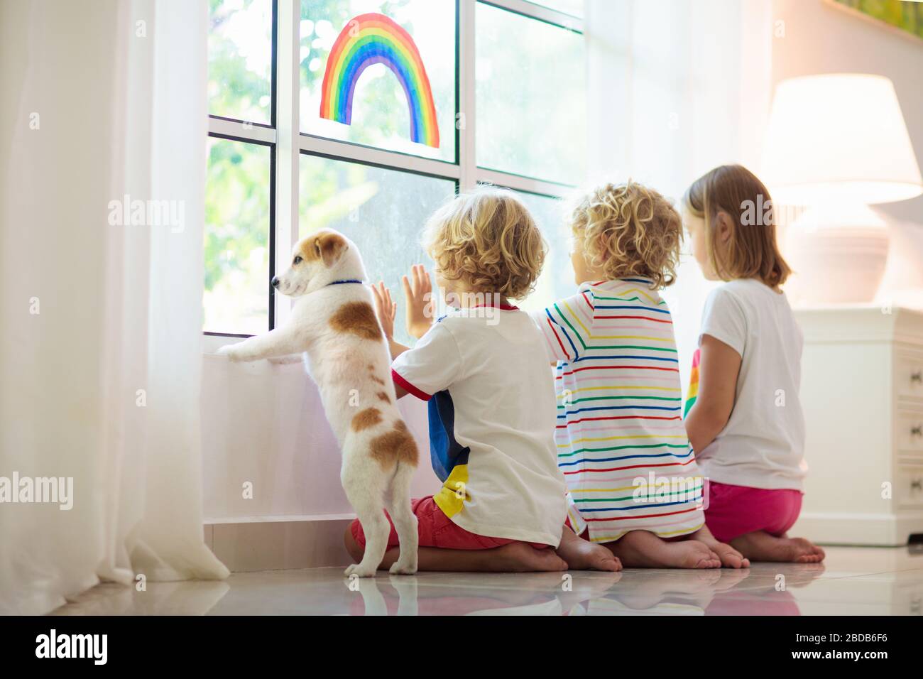 Bebe Arc En Ciel Banque D Image Et Photos Alamy