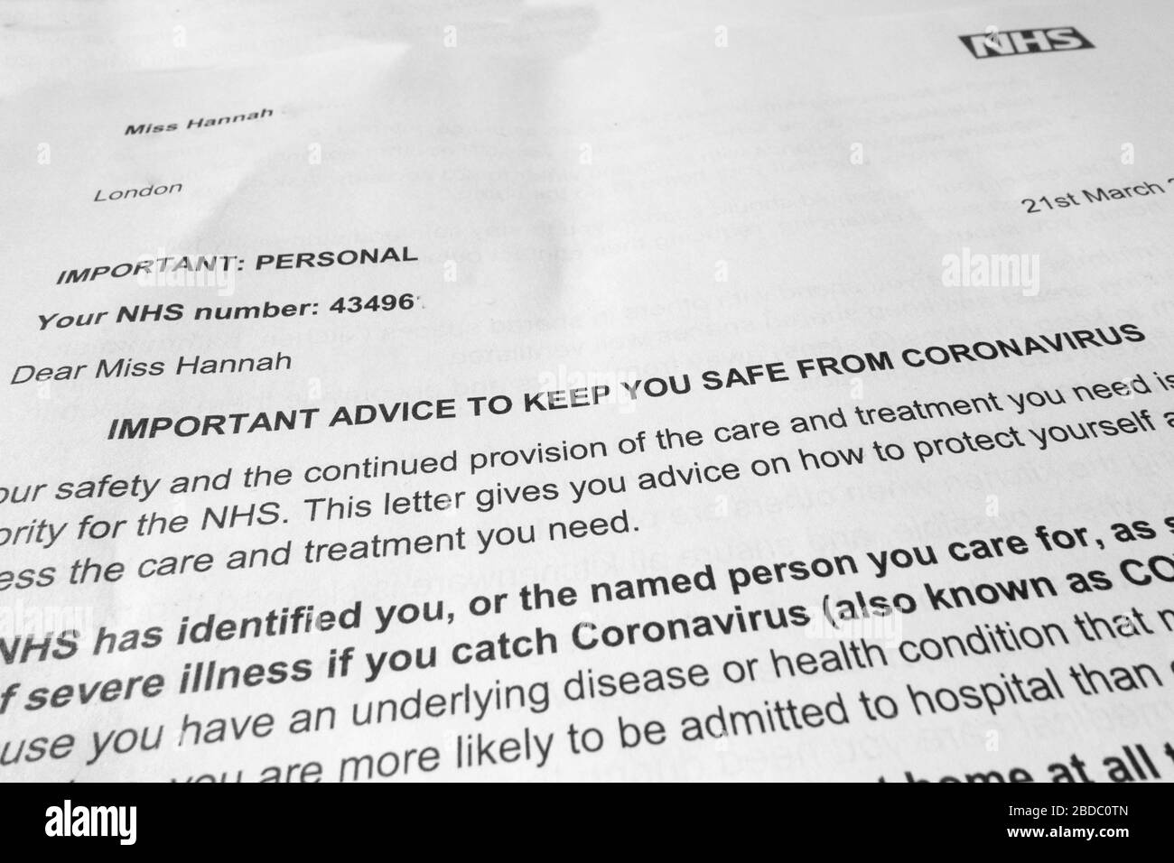 NHS Coronavirus lettre de conseils médicaux pour les personnes souffrant d'une condition de santé sous-jacente Banque D'Images