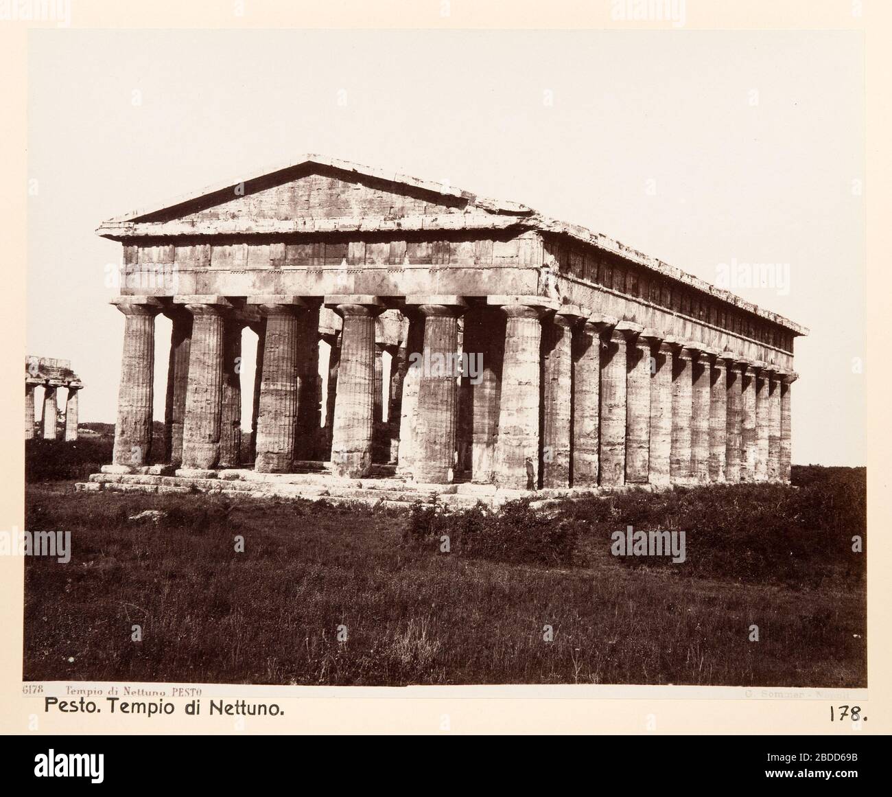 Temple de Neptune (Tempio di Nettuno) , cinquième siècle avant J.-C Photo  Stock - Alamy