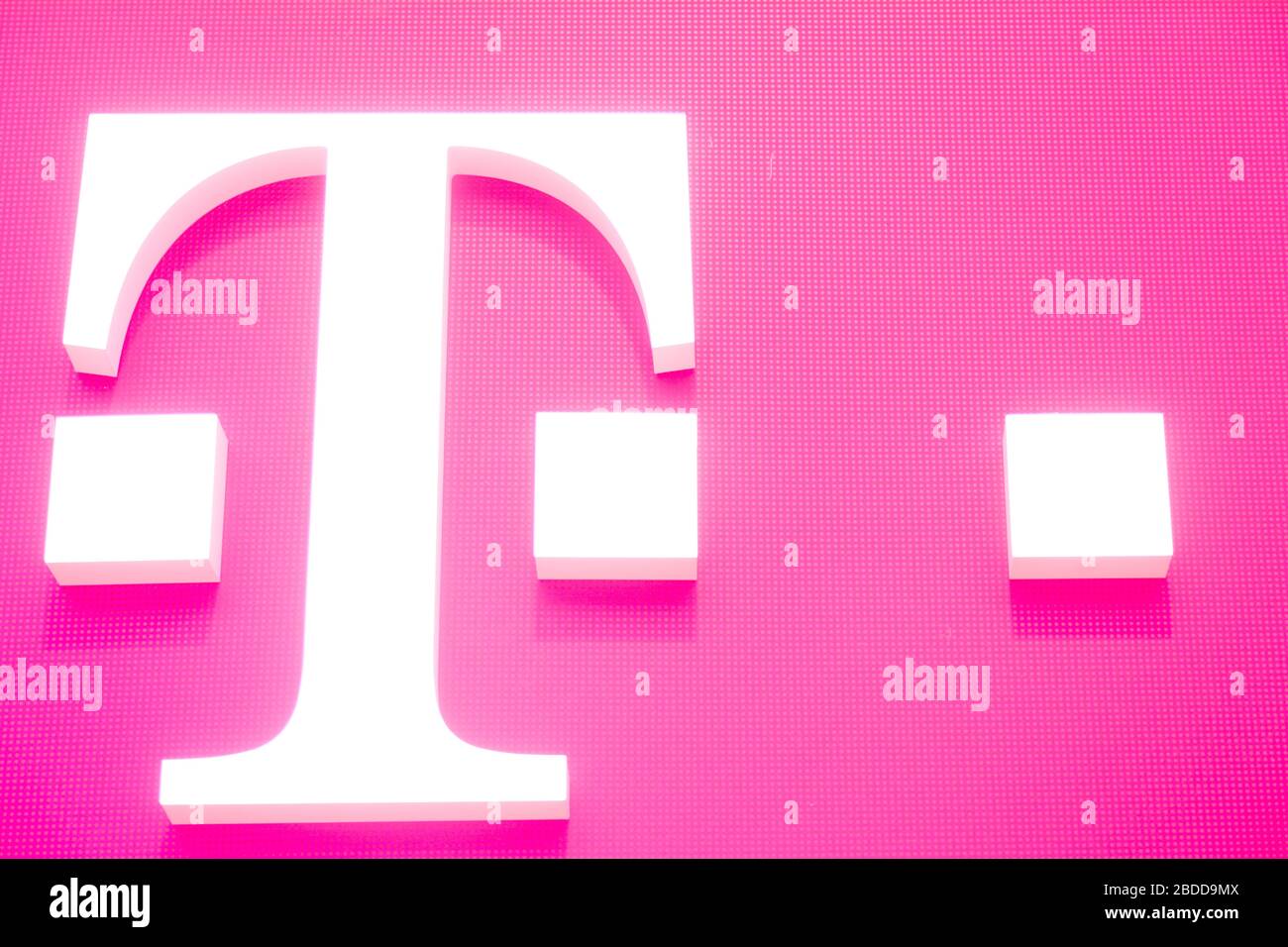 22.03.2020, Bremerhaven, Bremen, Allemagne - logo du Telekom allemand. 00A200322D058CAROEX.JPG [AUTORISATION DU MODÈLE : NON APPLICABLE, AUTORISATION DE PROPRIÉTÉ : NON (C Banque D'Images