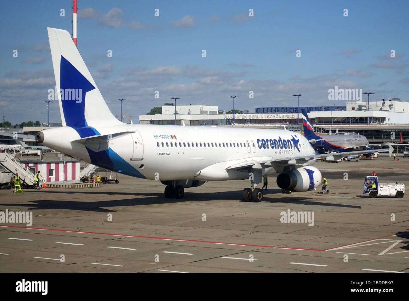 15.07.2018, Schoenefeld, Brandebourg, Allemagne - avion de la compagnie aérienne Corendon Airlines à l'aéroport de Berlin-Schoenefeld. 00S180715D536CAROEX.JPG [MODE Banque D'Images