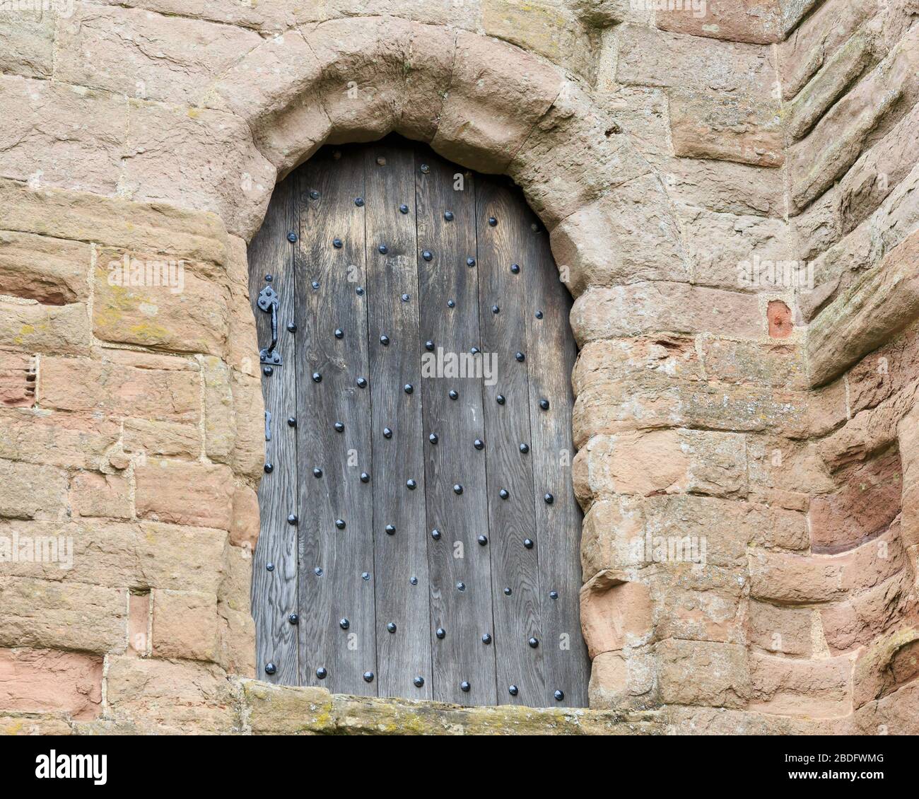 Porte médiévale en bois Banque D'Images