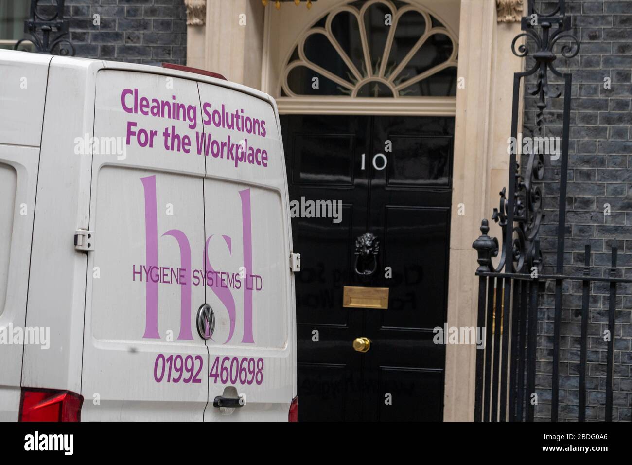 Londres, Royaume-Uni. 8 avril 2020. Covid Lockdown à Westminster Londres les fournitures de nettoyage arrivent au 10 Downing Street UK Credit: Ian Davidson/Alay Live News Banque D'Images