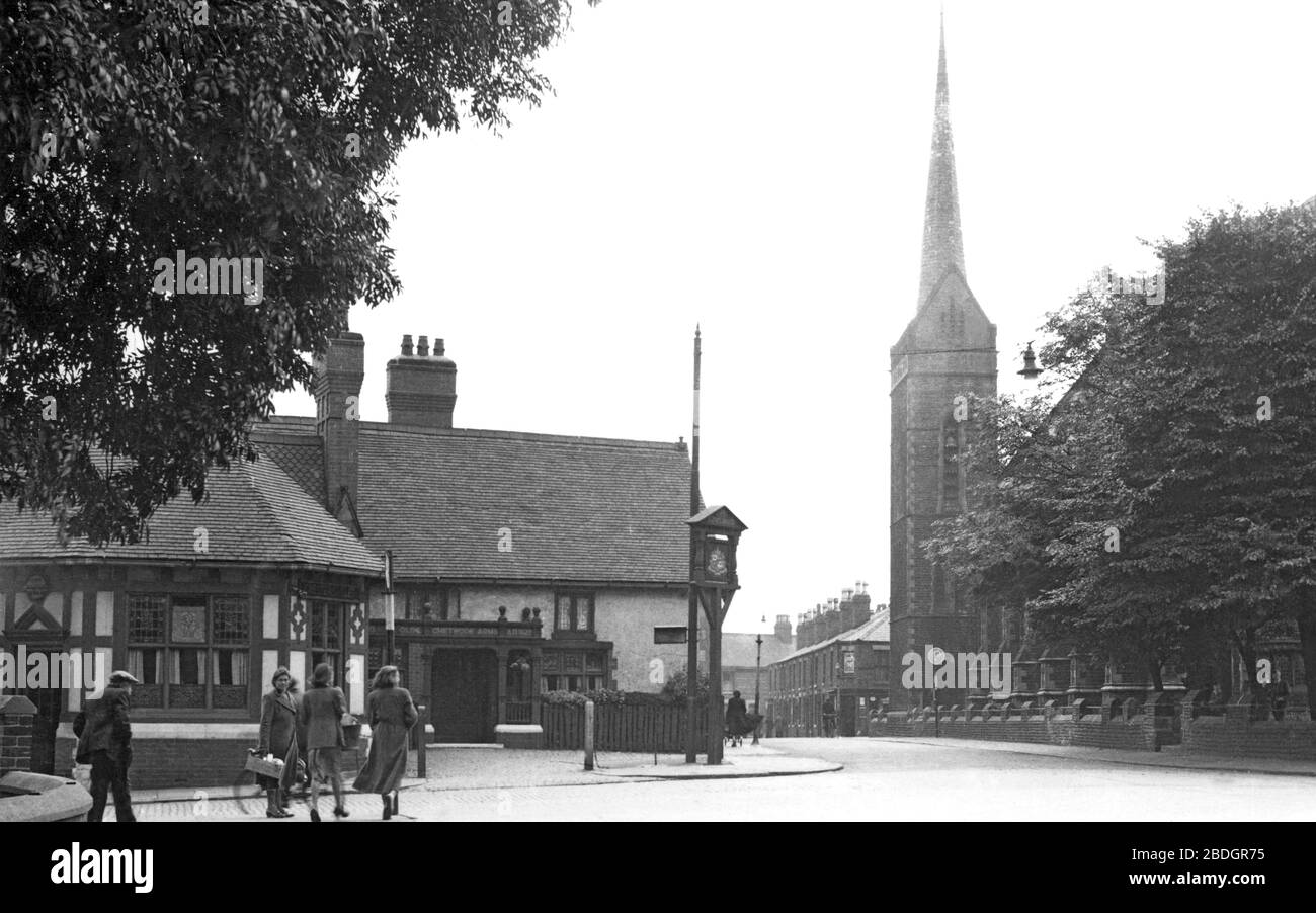 Crewe, les armes de Chetwode et l'église St Paul 1951 Banque D'Images