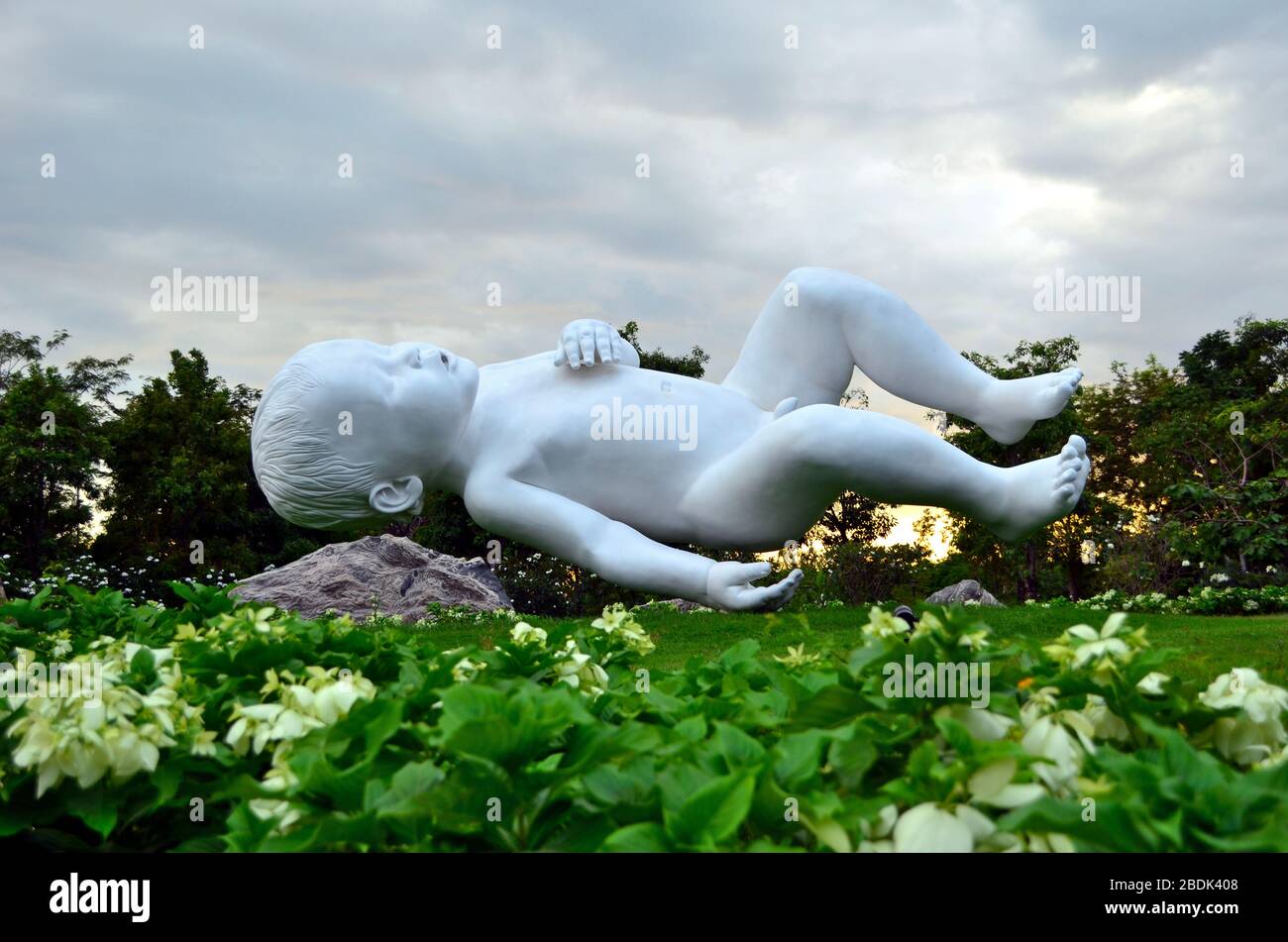 Singapour - 01 04 2016 : sculpture « planète » dans les jardins près de la baie Banque D'Images