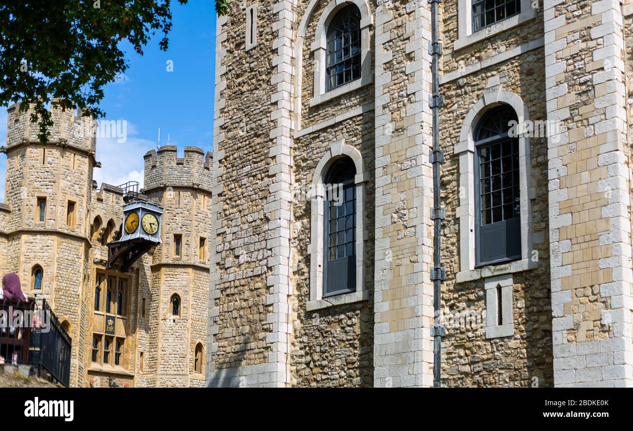 La Tour de Londres est la plus connue comme étant la maison des joyaux de la Couronne. Situé dans le quartier londonien de Tower Hamlets. Fondée en 1066, elle est toujours Banque D'Images