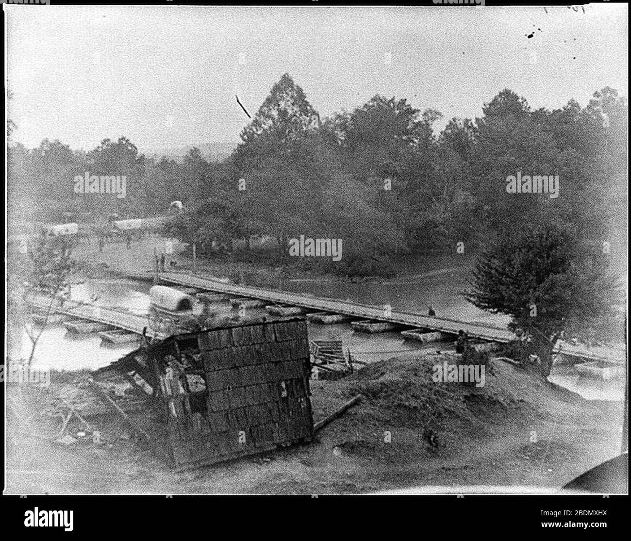 Ferry in Hanovertown, Va. Pontoon ponts sur la Pamunkey, avec les chariots Banque D'Images