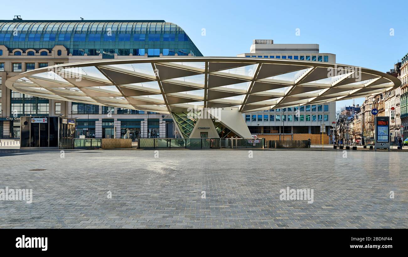 Bruxelles, Belgique - 05 avril 2020: La place Rogier à Bruxelles sans peuple et pendant la période de confinement. Banque D'Images