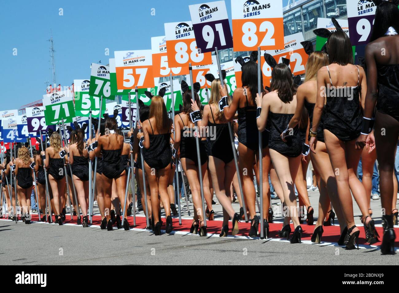 Imola, Italie 3 juillet 2011: PIT Girls on the Grid pendant la course 6 H ILMC au circuit Imola. Banque D'Images