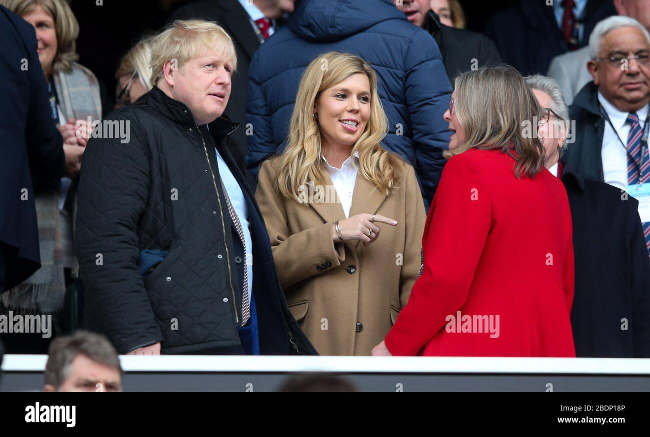 Londres, Royaume-Uni. 7 mars 2020 Boris Johnson - Premier ministre et petite amie / partenaire / fiance Carrie Symonds sourire et rire - Emerald engagement Ring Banque D'Images