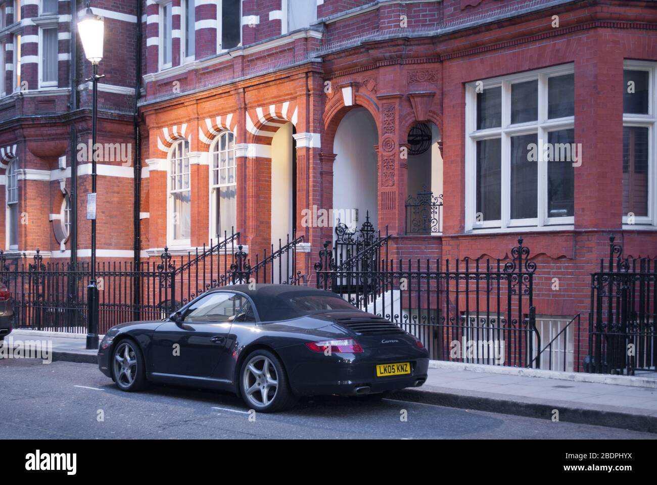 Voiture Porsche 911 à Knightsbridge, Londres SW1X Banque D'Images