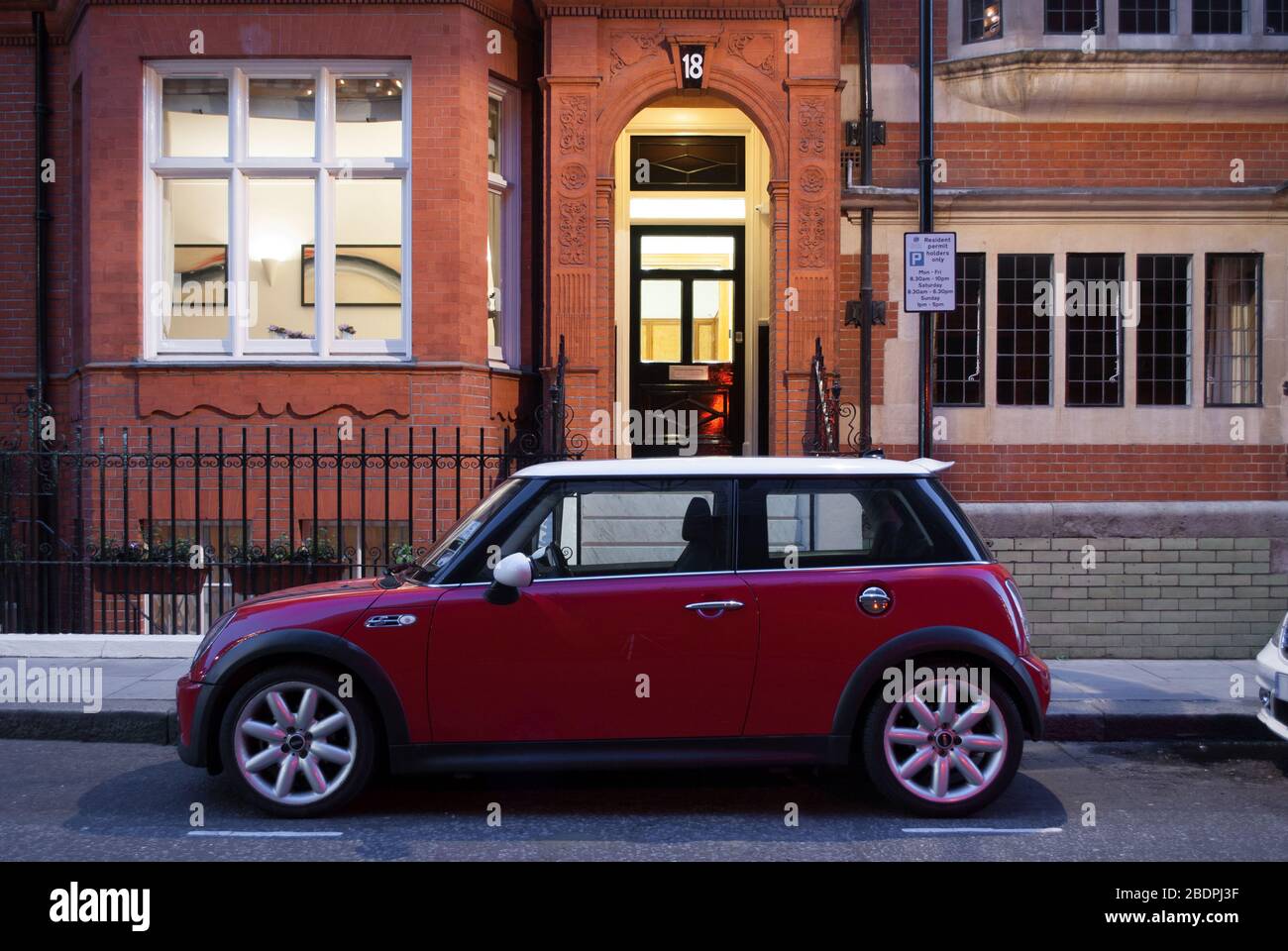 Mini-voiture à Knightsbridge, Londres SW1X Banque D'Images