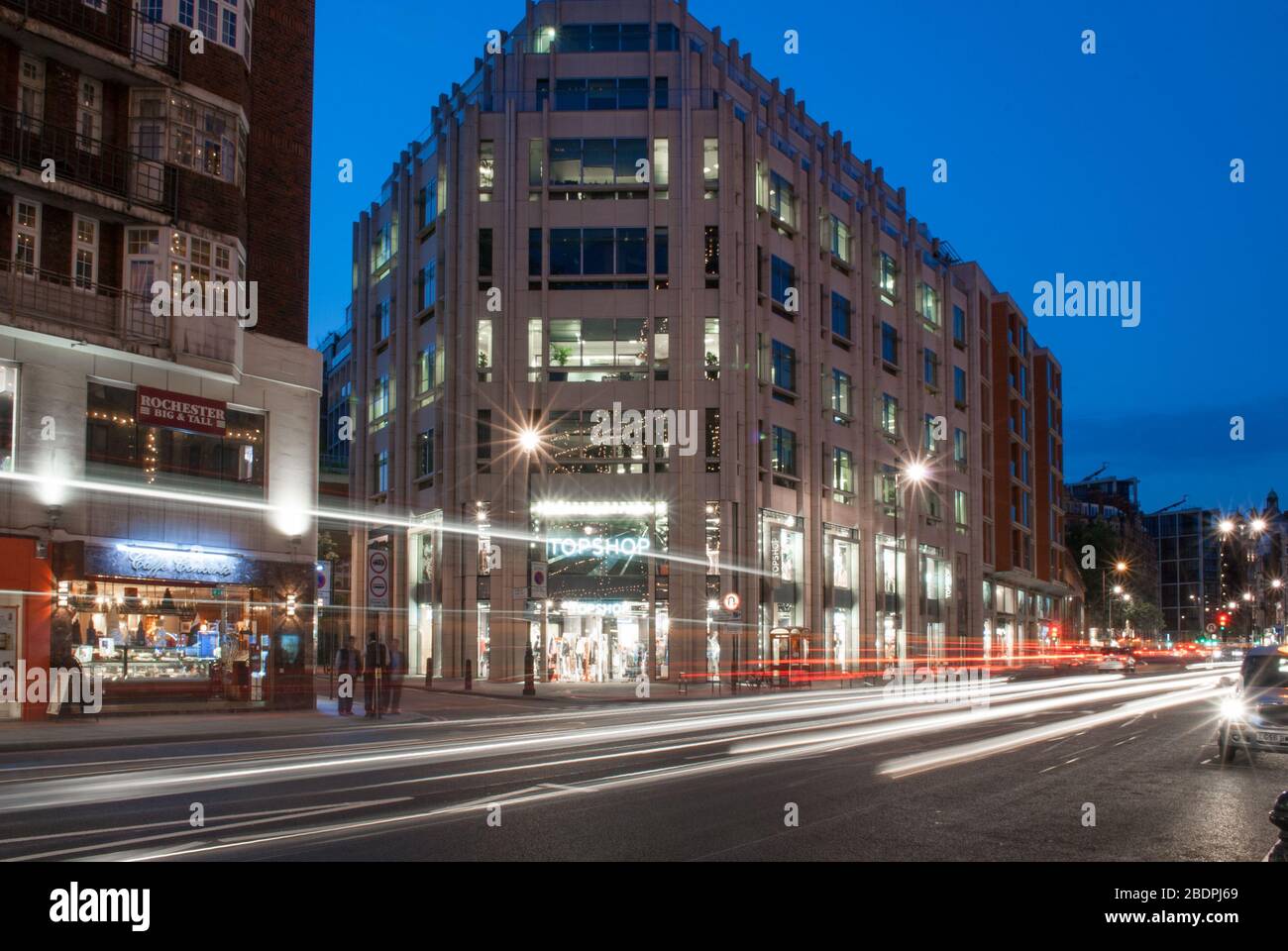 Topshop au 70 Brompton Road, Knightsbridge, Londres SW3 1ER par Zeidler Partnership Architects Banque D'Images