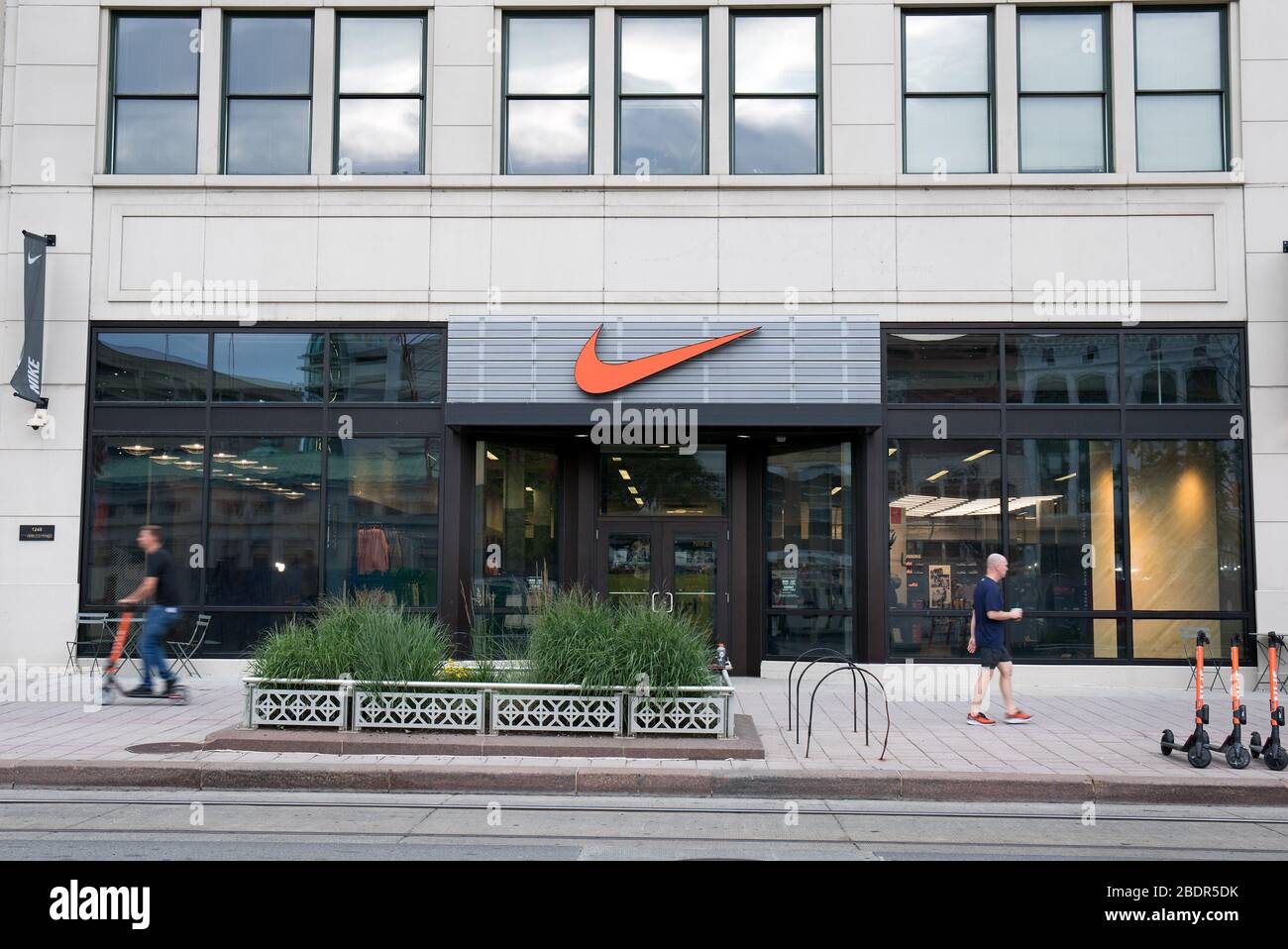 اسكن مساعدة بنجي القفز جوهر مصباح حائط magasin nike a bordeaux -  whimsicalpens.com