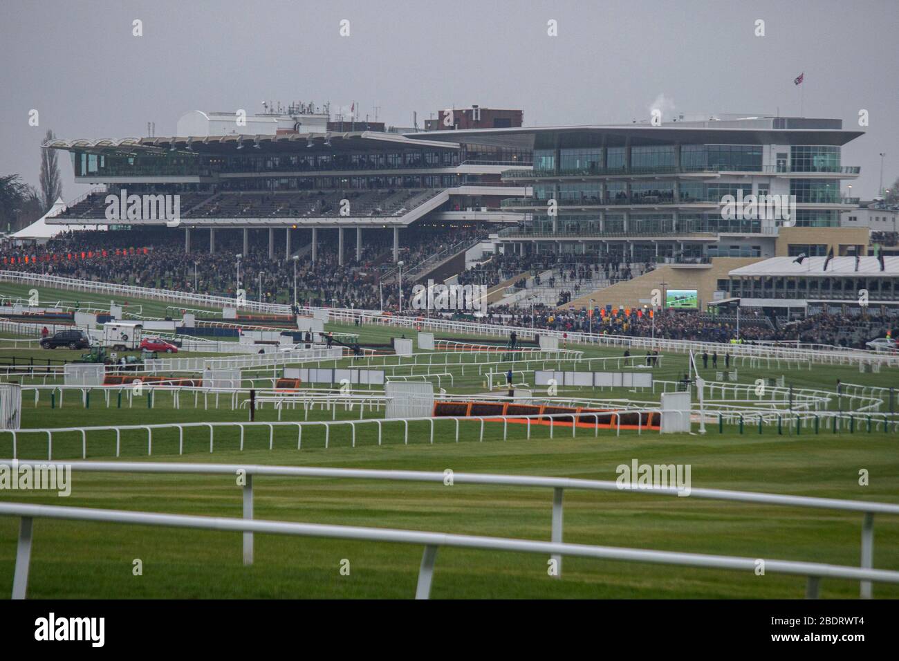 Vue générale de l'hippodrome de Cheltenham pendant le Cheltenham Race Festival 2016. Lewis Mitchell Banque D'Images