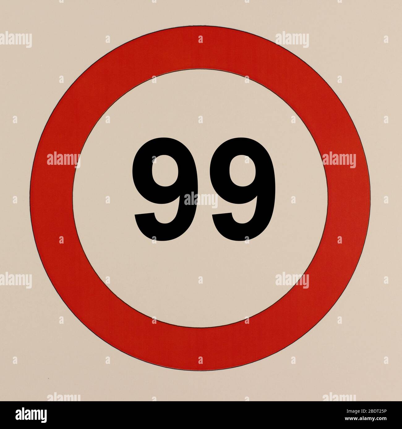 Grafische Darstellung des Straßenverkehrszeichens 'maximum Höchstgeschwindigungen 99 km pro Stunde' Banque D'Images